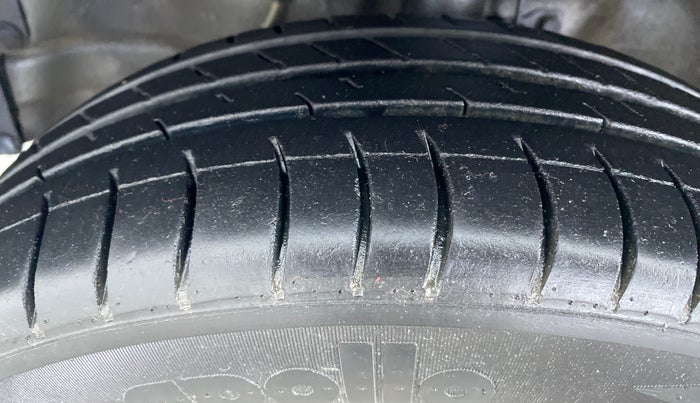2016 Maruti Wagon R 1.0 VXI OPT AMT, Petrol, Automatic, 48,515 km, Left Front Tyre Tread