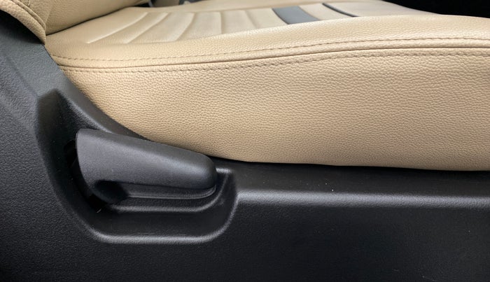 2016 Maruti Wagon R 1.0 VXI OPT AMT, Petrol, Automatic, 48,515 km, Driver Side Adjustment Panel