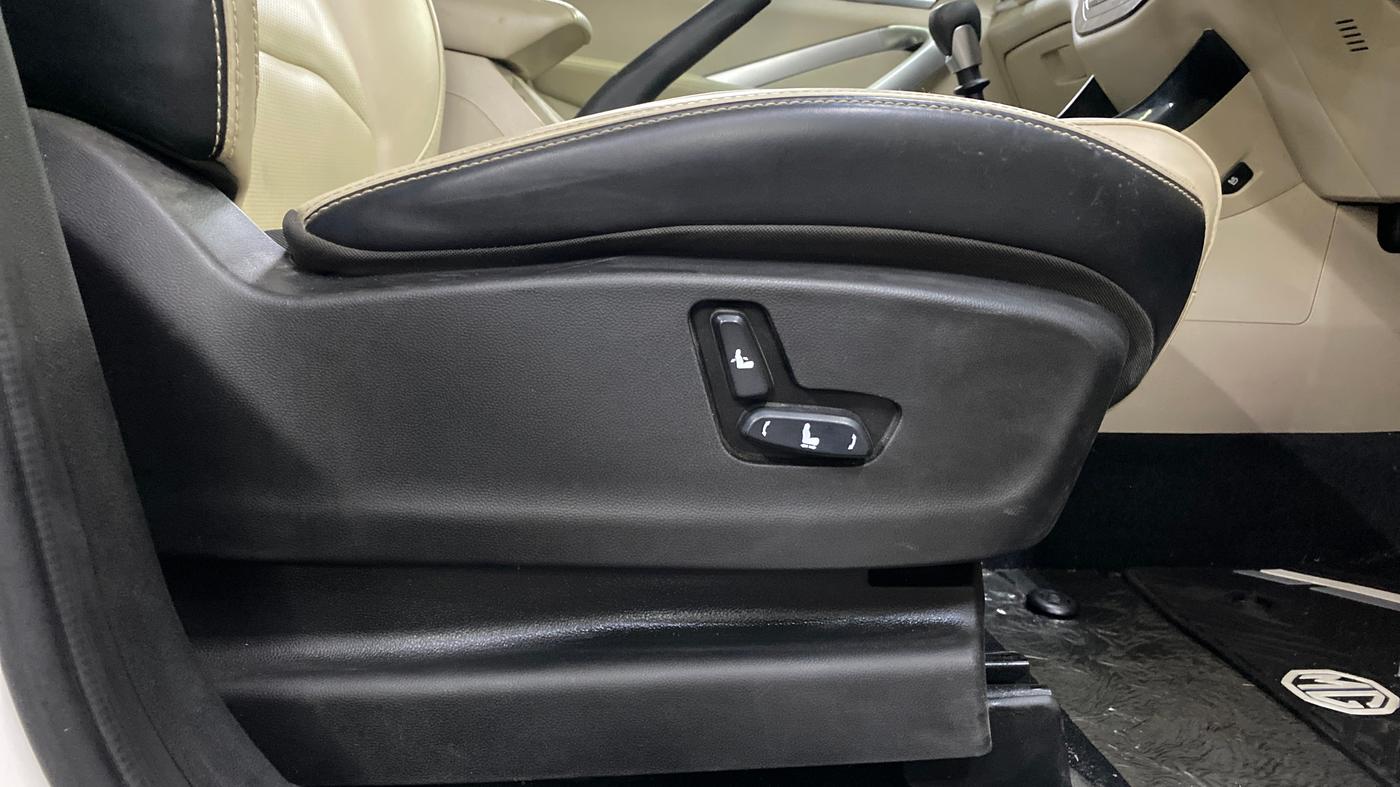 2021 MG HECTOR SHARP HYBRID 1.5 PETROL, Petrol, Manual, 40,268 km, Driver Side Adjustment Panel