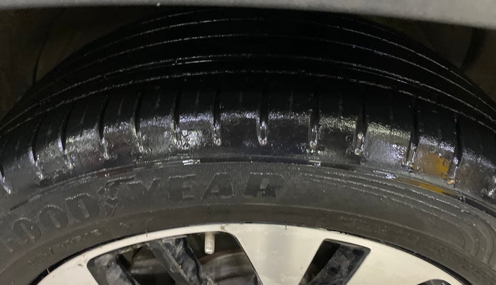 2021 MG HECTOR SHARP HYBRID 1.5 PETROL, Petrol, Manual, 40,268 km, Right Front Tyre Tread