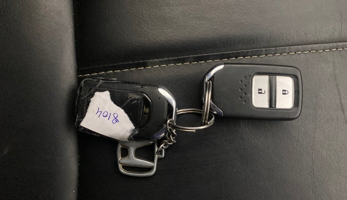 2016 Honda BR-V 1.5L I-VTEC V CVT, Petrol, Automatic, 53,273 km, Key Close Up