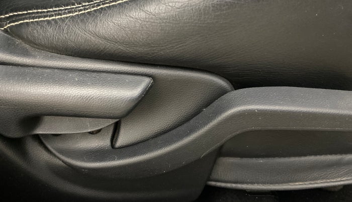 2016 Honda BR-V 1.5L I-VTEC V CVT, Petrol, Automatic, 53,273 km, Driver Side Adjustment Panel