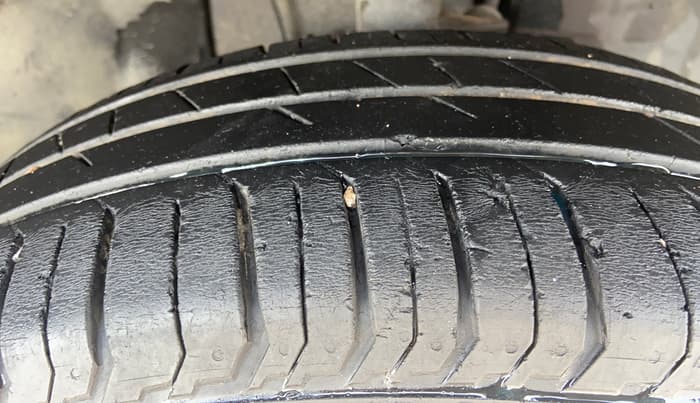 2023 Tata PUNCH ADVENTURE CAMO MT, Petrol, Manual, 32,753 km, Right Front Tyre Tread