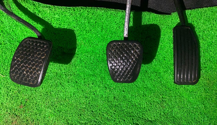 2015 Honda Mobilio 1.5L I-DTEC V, Diesel, Manual, 85,893 km, Pedals