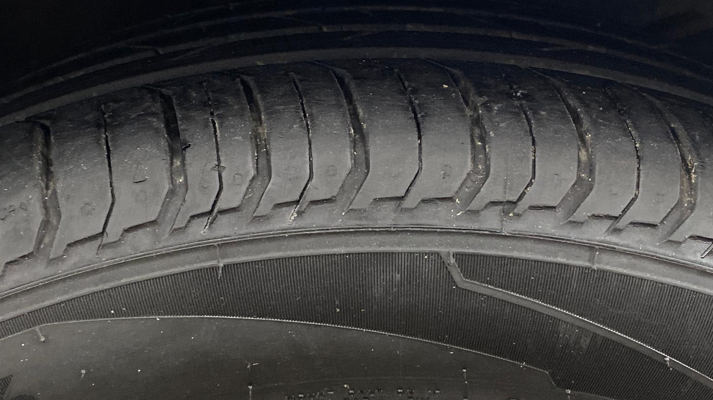 2017 Maruti Baleno ZETA PETROL 1.2, Petrol, Manual, 68,218 km, Right Front Tyre Tread