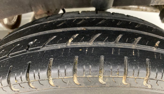 2016 Renault Kwid RXL, Petrol, Manual, 40,184 km, Left Rear Tyre Tread
