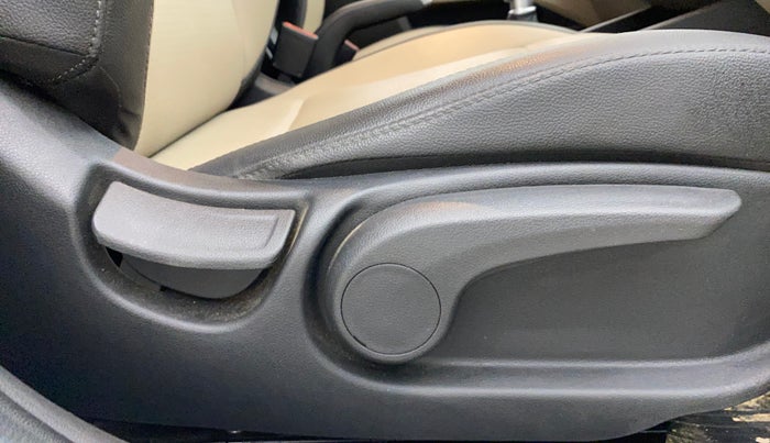 2019 Hyundai Verna 1.6 VTVT SX O, Petrol, Manual, 34,916 km, Driver Side Adjustment Panel