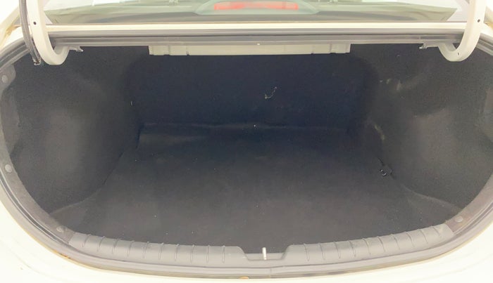 2019 Hyundai Verna 1.6 VTVT SX O, Petrol, Manual, 34,916 km, Boot Inside