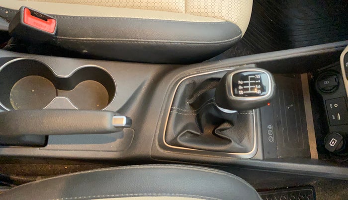 2019 Hyundai Verna 1.6 VTVT SX O, Petrol, Manual, 34,916 km, Gear Lever