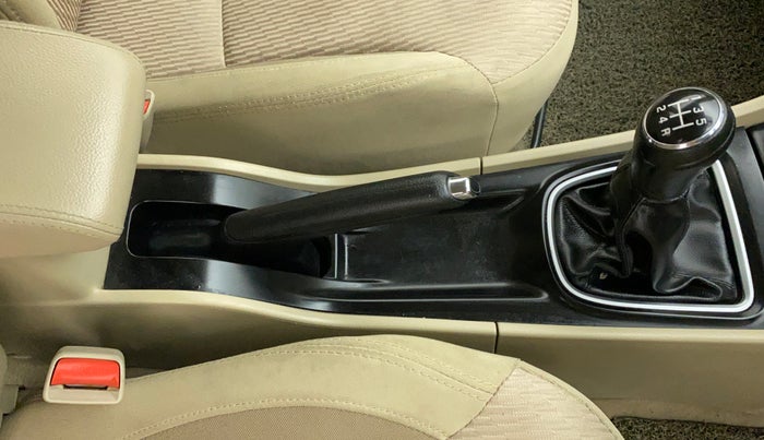 2018 Maruti Ciaz DELTA 1.5 SHVS MT PETROL, Petrol, Manual, 36,472 km, Gear Lever