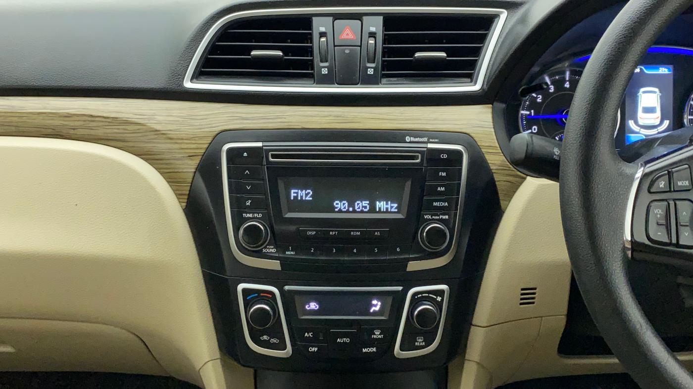 2018 Maruti Ciaz DELTA 1.5 SHVS MT PETROL, Petrol, Manual, 36,472 km, Air Conditioner