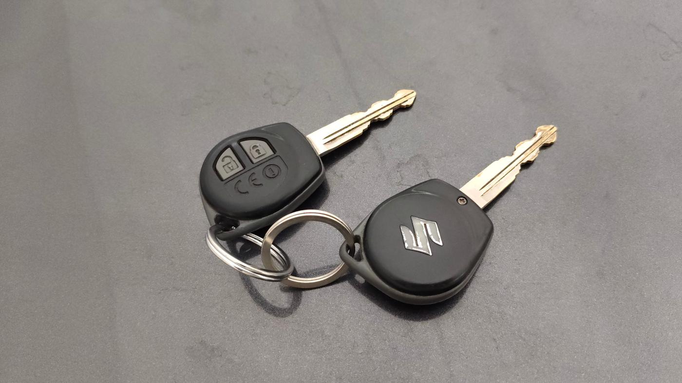 2016 Maruti Baleno DELTA CVT PETROL 1.2, Petrol, Automatic, 80,005 km, Key Close Up