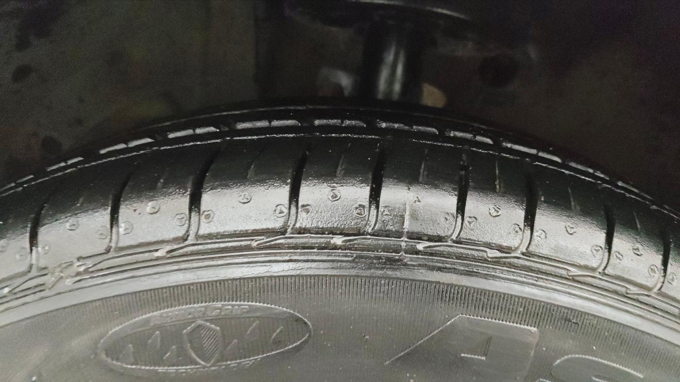 2016 Maruti Baleno DELTA CVT PETROL 1.2, Petrol, Automatic, 80,005 km, Left Front Tyre Tread