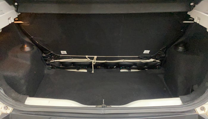 2022 Tata PUNCH ADVENTURE MT, Petrol, Manual, 57,216 km, Boot Inside