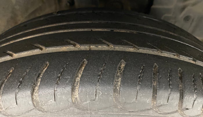 2020 Ford Ecosport TITANIUM + 1.5L PETROL AT, Petrol, Automatic, 31,724 km, Right Front Tyre Tread