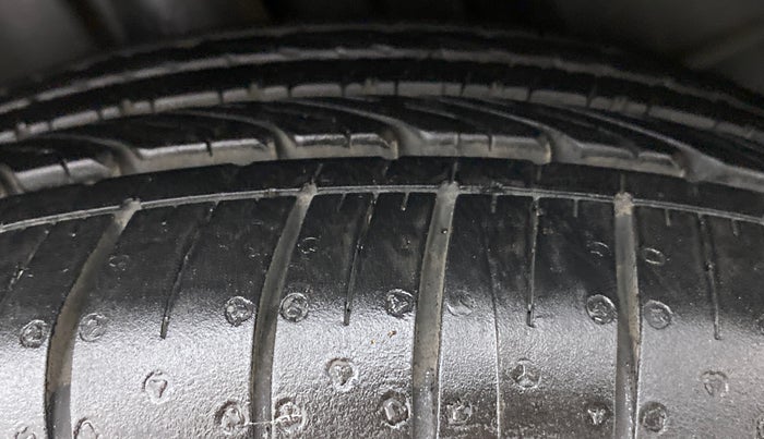 2021 Volkswagen Vento HIGHLINE PLUS 1.0L TSI AT, Petrol, Automatic, 6,075 km, Left Rear Tyre Tread