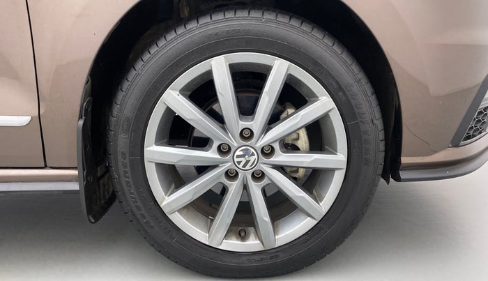 2021 Volkswagen Vento HIGHLINE PLUS 1.0L TSI AT, Petrol, Automatic, 6,075 km, Right Front Wheel