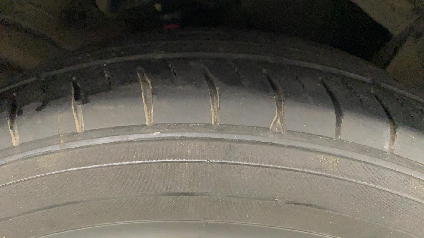 2010 Honda Civic 1.8L I-VTEC V AT, Petrol, Automatic, 1,14,075 km, Right Front Tyre Tread