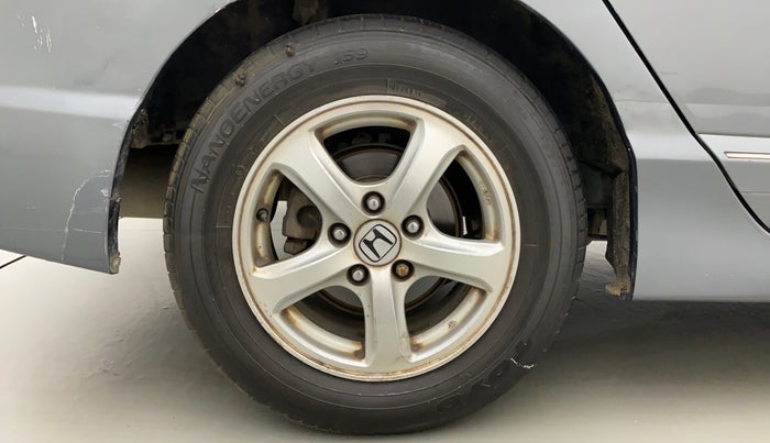2010 Honda Civic 1.8L I-VTEC V AT, Petrol, Automatic, 1,14,075 km, Right Rear Wheel
