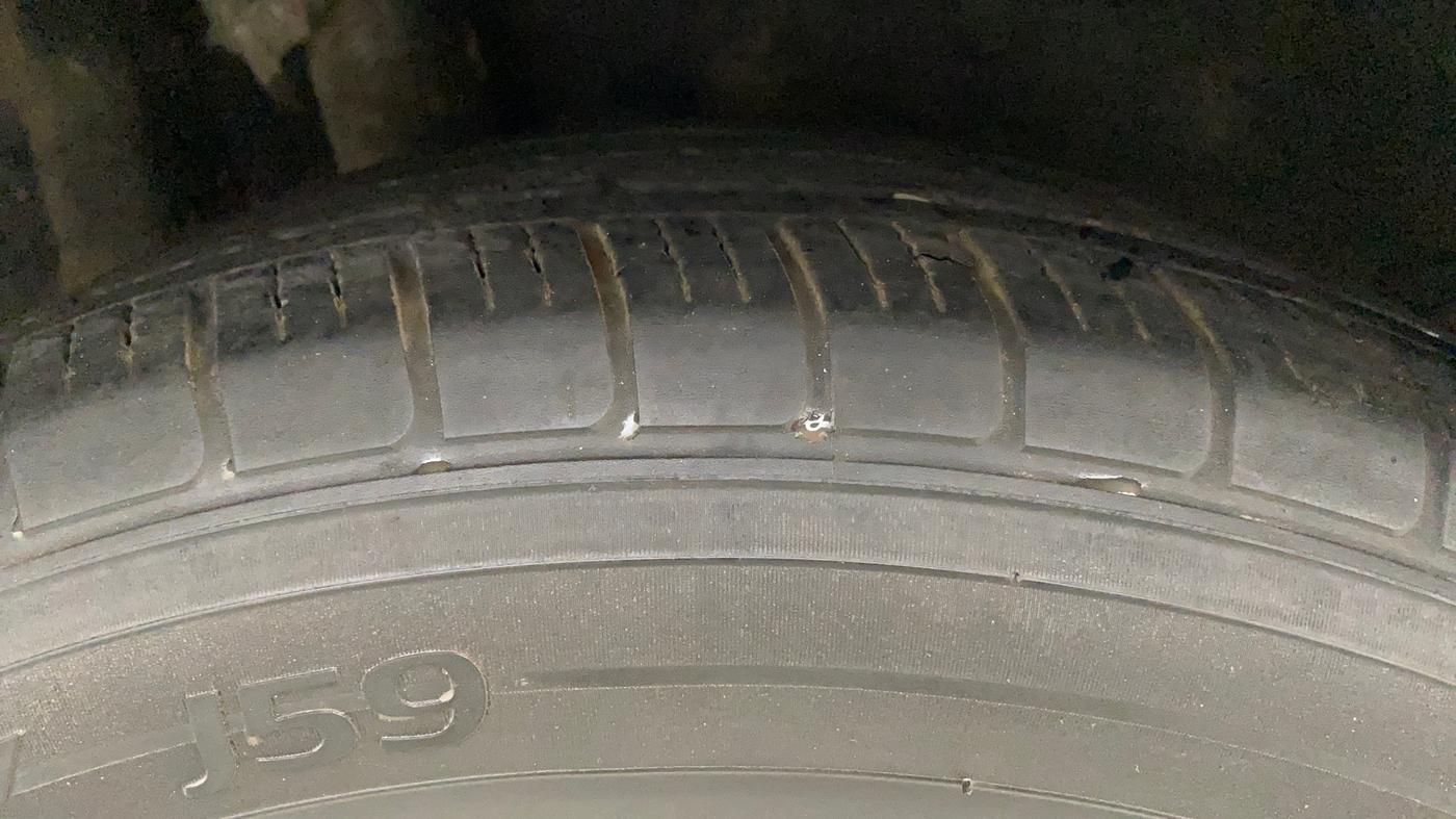 2010 Honda Civic 1.8L I-VTEC V AT, Petrol, Automatic, 1,14,075 km, Right Rear Tyre Tread