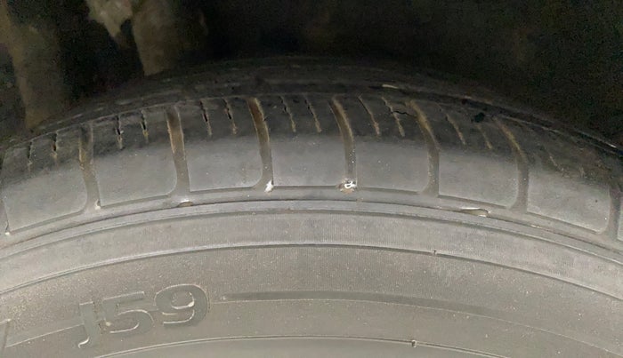 2010 Honda Civic 1.8L I-VTEC V AT, Petrol, Automatic, 1,14,075 km, Right Rear Tyre Tread