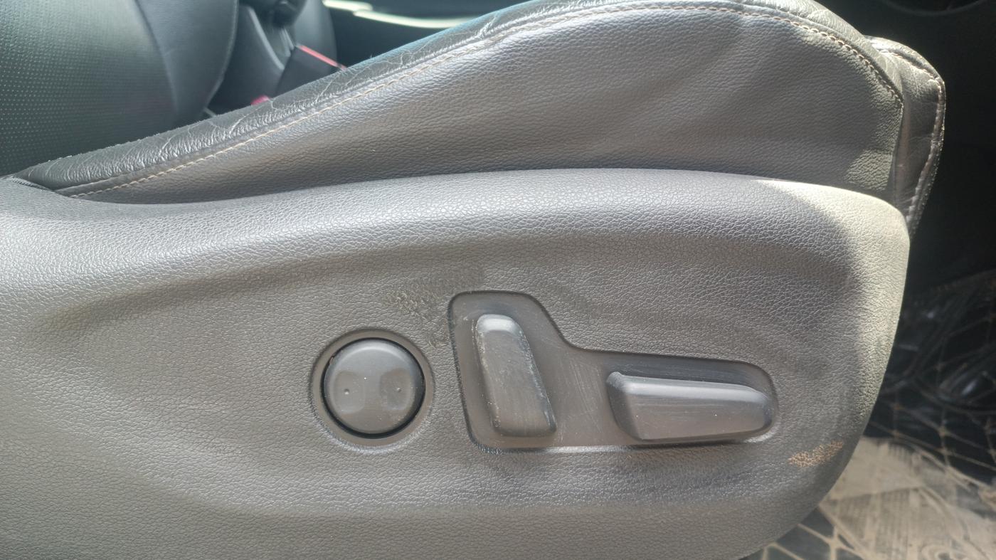 2020 Hyundai Tucson GLS 2WD AT DIESEL, Diesel, Automatic, 28,510 km, Driver Side Adjustment Panel