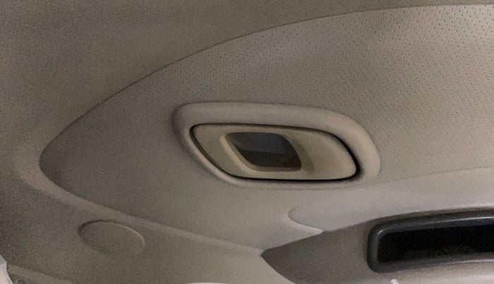 2016 Datsun Redi Go T (O), Petrol, Manual, 37,856 km, Driver Side Door Panels Control