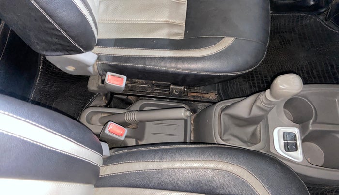 2016 Datsun Redi Go T (O), Petrol, Manual, 37,856 km, Gear Lever