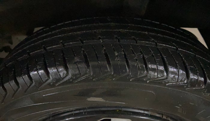 2016 Datsun Redi Go T (O), Petrol, Manual, 37,856 km, Left Rear Tyre Tread