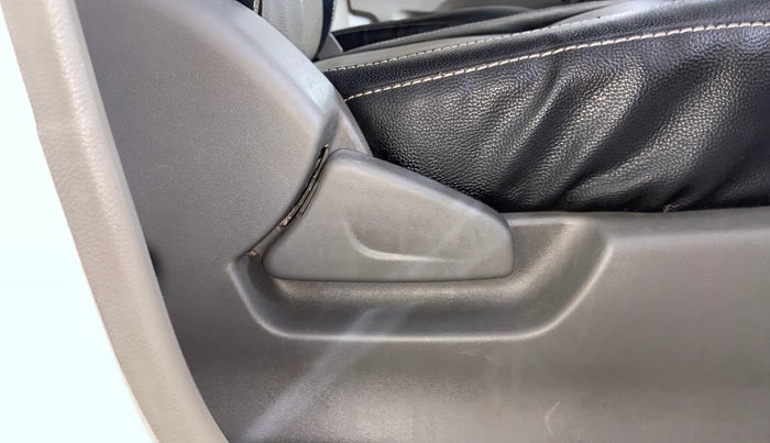 2016 Datsun Redi Go T (O), Petrol, Manual, 37,856 km, Driver Side Adjustment Panel