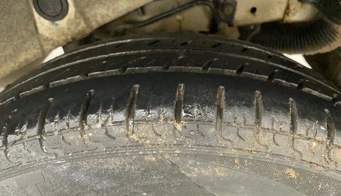 2011 Hyundai Santro Xing GLS, Petrol, Manual, 56,061 km, Left Rear Tyre Tread