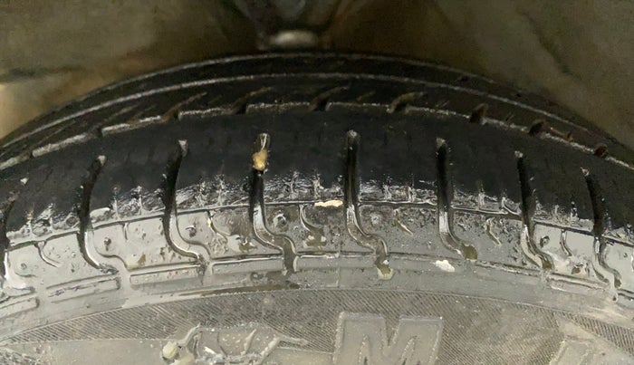 2011 Hyundai Santro Xing GLS, Petrol, Manual, 56,061 km, Left Front Tyre Tread