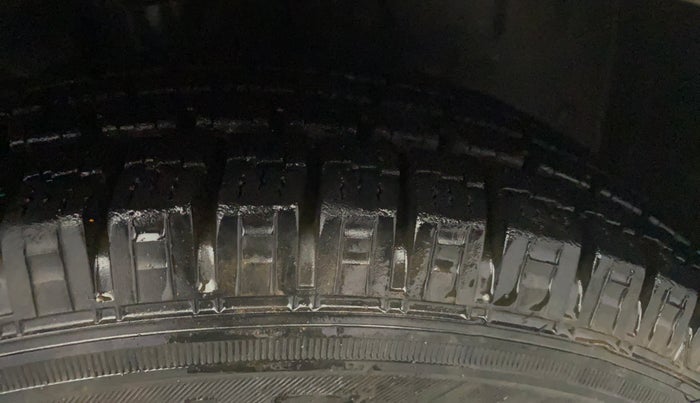 2017 Datsun Redi Go T (O), Petrol, Manual, 38,051 km, Right Front Tyre Tread
