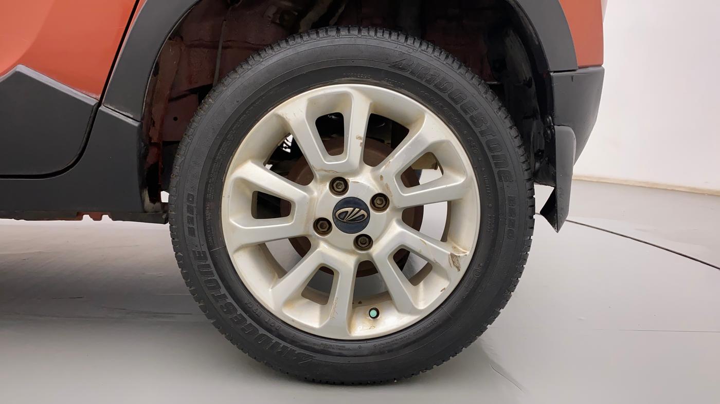 2017 Mahindra Kuv100 K8 6 STR, Petrol, Manual, 46,967 km, Left Rear Wheel