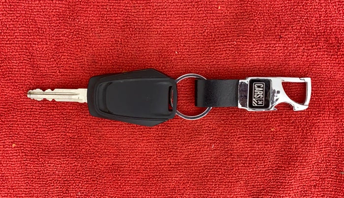 2017 Mahindra Kuv100 K8 6 STR, Petrol, Manual, 46,967 km, Key Close Up