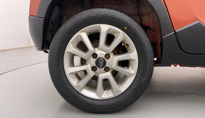 2017 Mahindra Kuv100 K8 6 STR, Petrol, Manual, 46,967 km, Right Rear Wheel