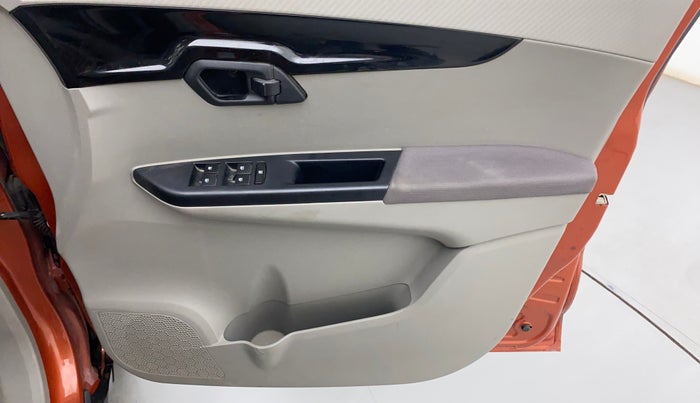 2017 Mahindra Kuv100 K8 6 STR, Petrol, Manual, 46,967 km, Driver Side Door Panels Control