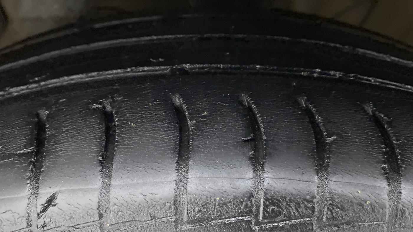 2020 Hyundai NEW SANTRO SPORTZ CNG, CNG, Manual, 49,982 km, Left Front Tyre Tread