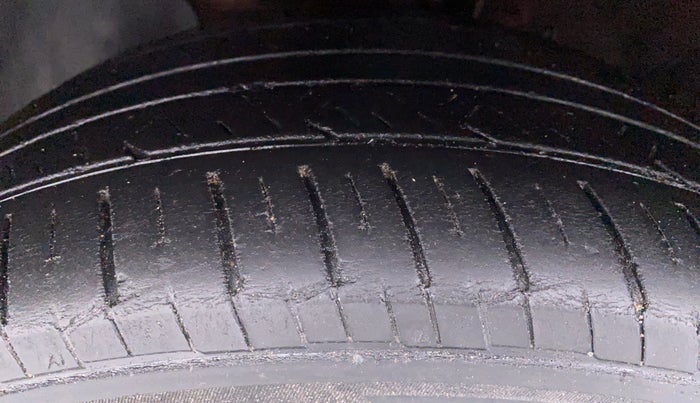 2018 Hyundai Verna 1.6 CRDI SX + AT, Diesel, Automatic, 58,237 km, Left Front Tyre Tread