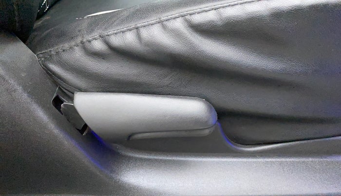 2022 Maruti Vitara Brezza VXI, Petrol, Manual, 33,540 km, Driver Side Adjustment Panel