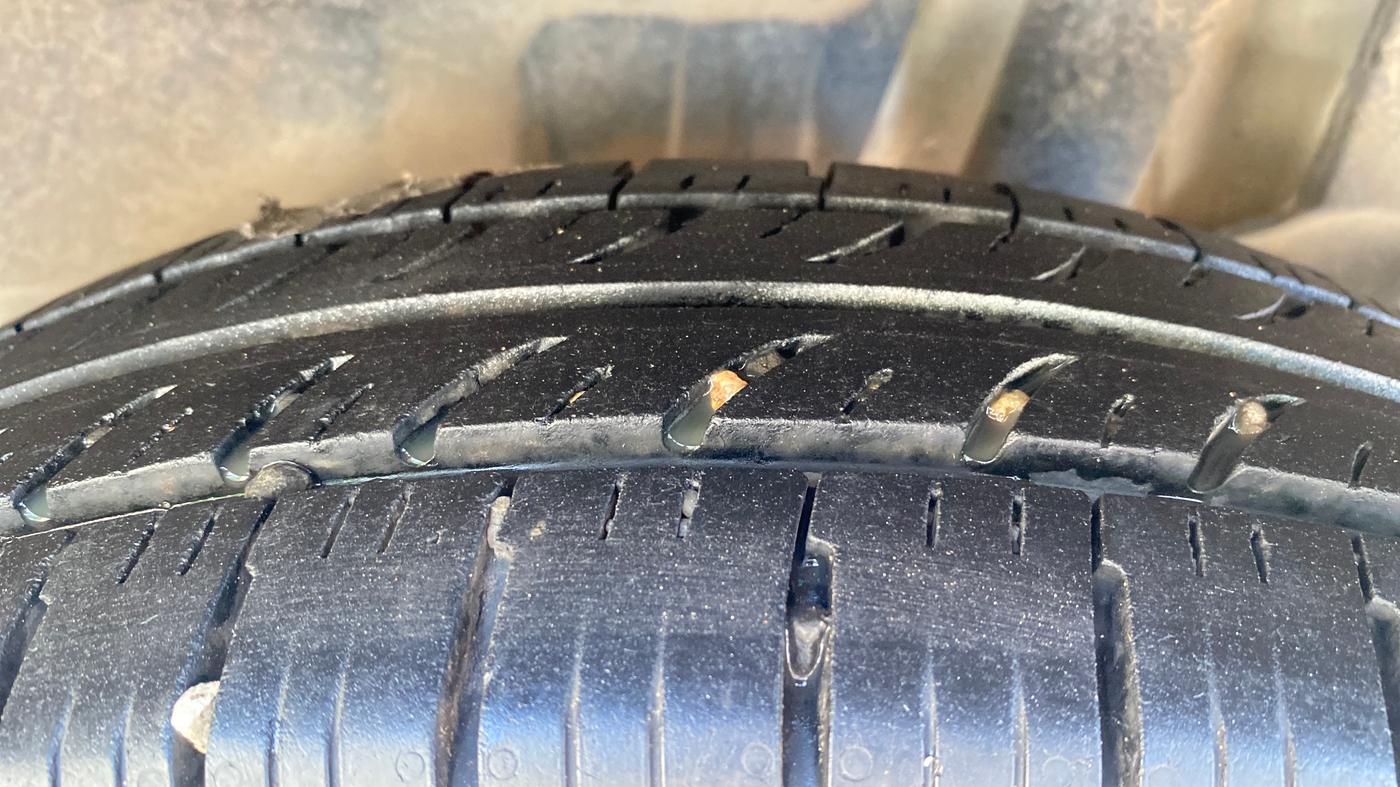 2020 Maruti Swift VXI AMT, Petrol, Automatic, 72,263 km, Left Rear Tyre Tread