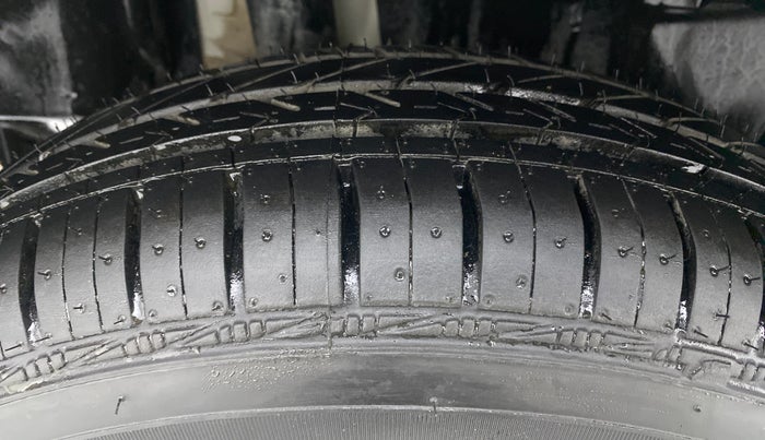 2020 Maruti Swift VXI, Petrol, Manual, 44,656 km, Right Rear Tyre Tread