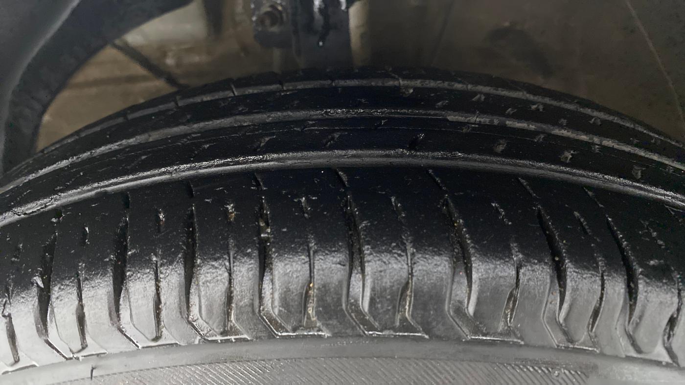 2020 Maruti Swift VXI, Petrol, Manual, 44,656 km, Left Front Tyre Tread