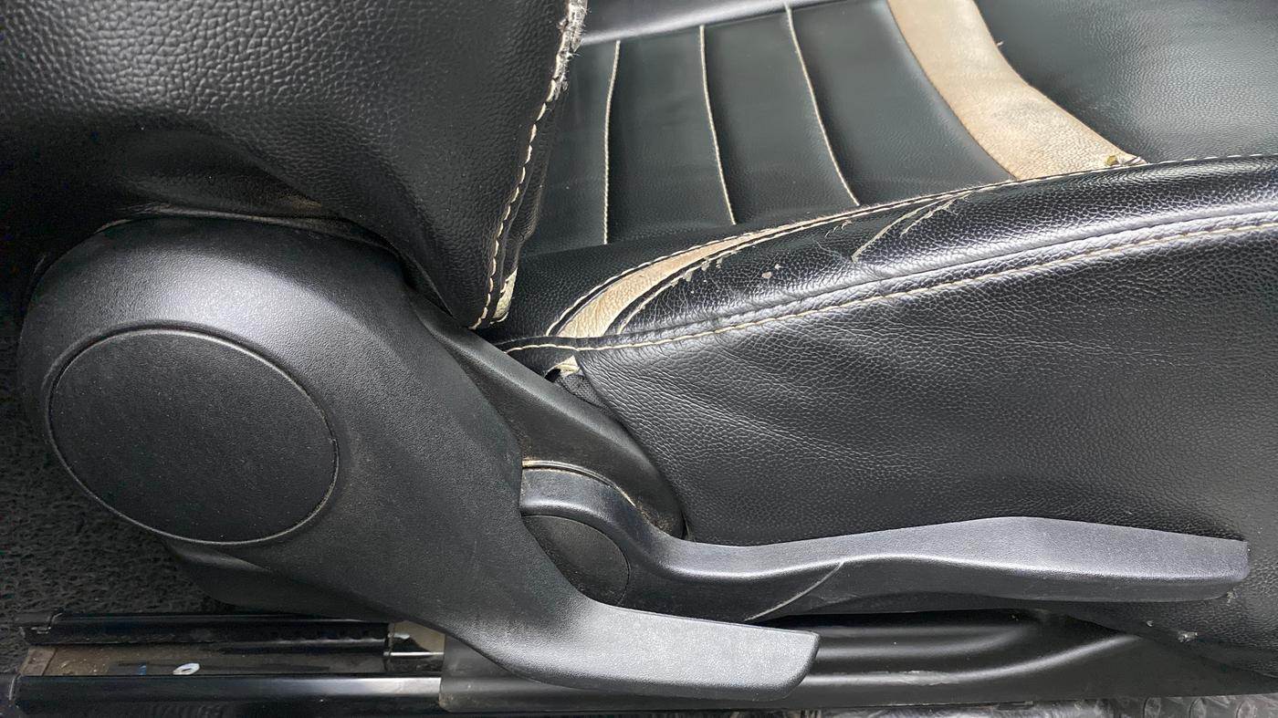 2020 Maruti Swift VXI, Petrol, Manual, 44,656 km, Driver Side Adjustment Panel