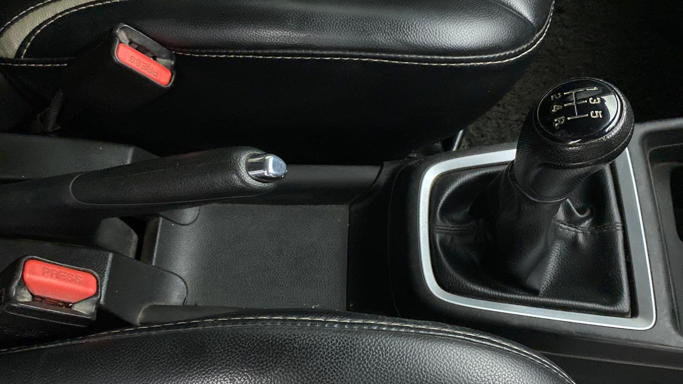 2020 Maruti Swift VXI, Petrol, Manual, 44,656 km, Gear Lever