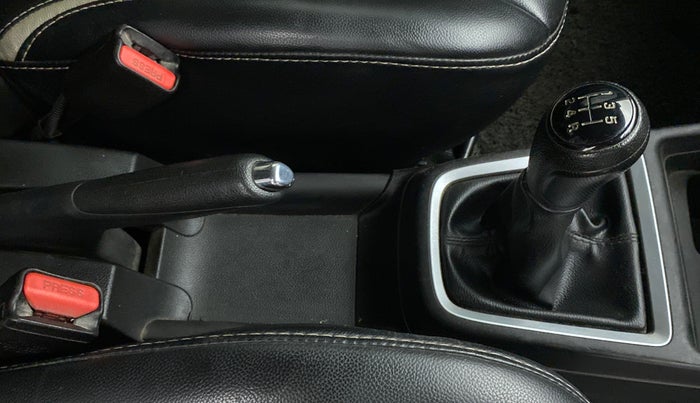 2020 Maruti Swift VXI, Petrol, Manual, 44,656 km, Gear Lever