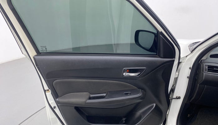 2020 Maruti Swift VXI, Petrol, Manual, 44,656 km, Left front window switch / handle - Power window makes minor noise