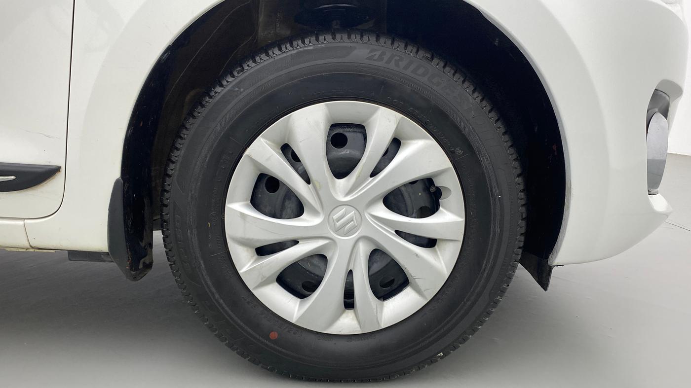 2020 Maruti Swift VXI, Petrol, Manual, 44,656 km, Right Front Wheel