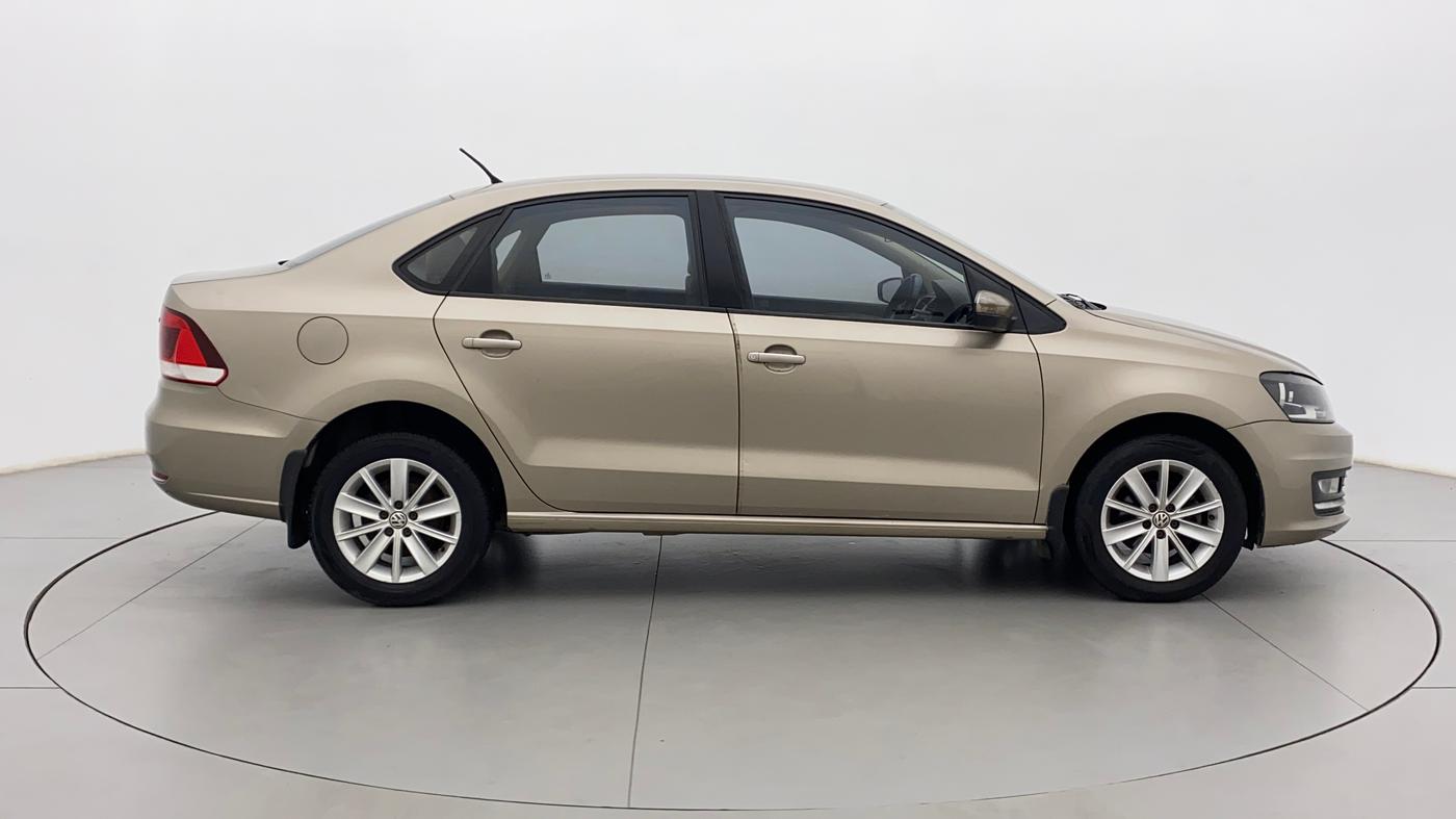 2015 Volkswagen Vento HIGHLINE 1.6 MPI, Petrol, Manual, 71,902 km, Right Side View