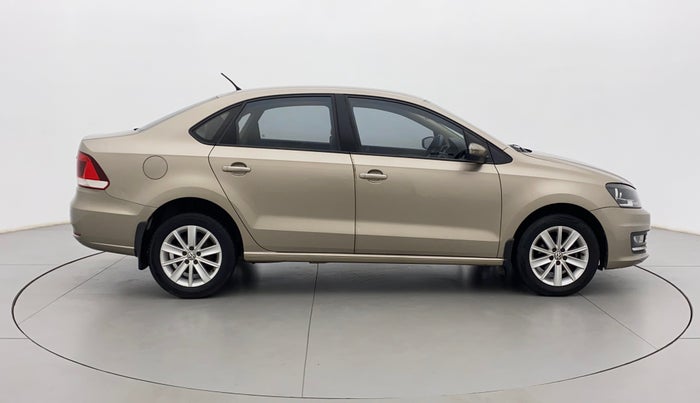 2015 Volkswagen Vento HIGHLINE 1.6 MPI, Petrol, Manual, 71,902 km, Right Side View